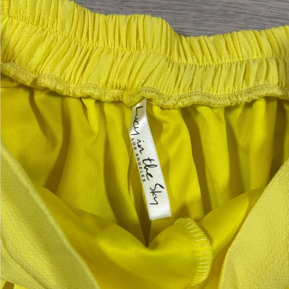 Women’s Lucy in the Sky High Waist Yellow Shorts sz medium trendy sorority - Picture 2 of 5